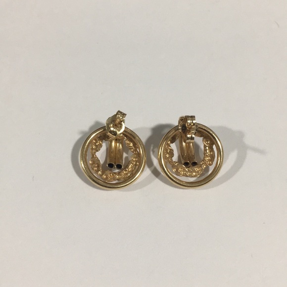 14k Yellow Gold Round Light Hollow Earrings - Picture 4 of 4